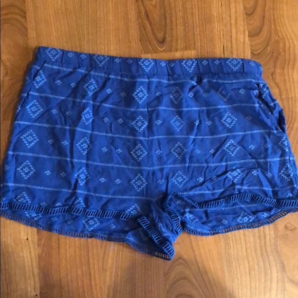 Shorts - Picture 3 of 3
